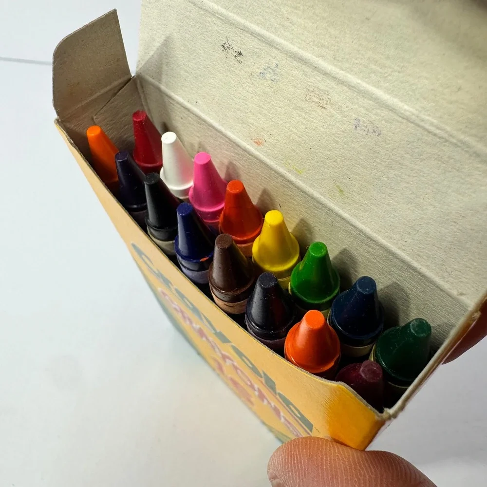 Vintage 2000 Crayola Crayons 16 Count Box‎ Binney & Smith Made in USA NEW in Box